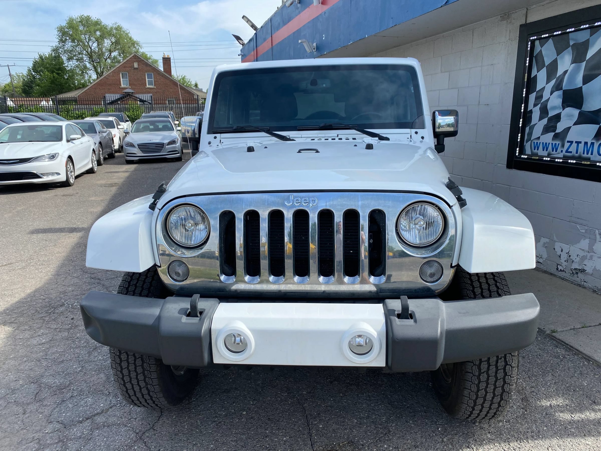 Used 2015 Jeep Wrangler Unlimited Sahara w/ Mopar Chrome Edition Group AWD/4WD image 5