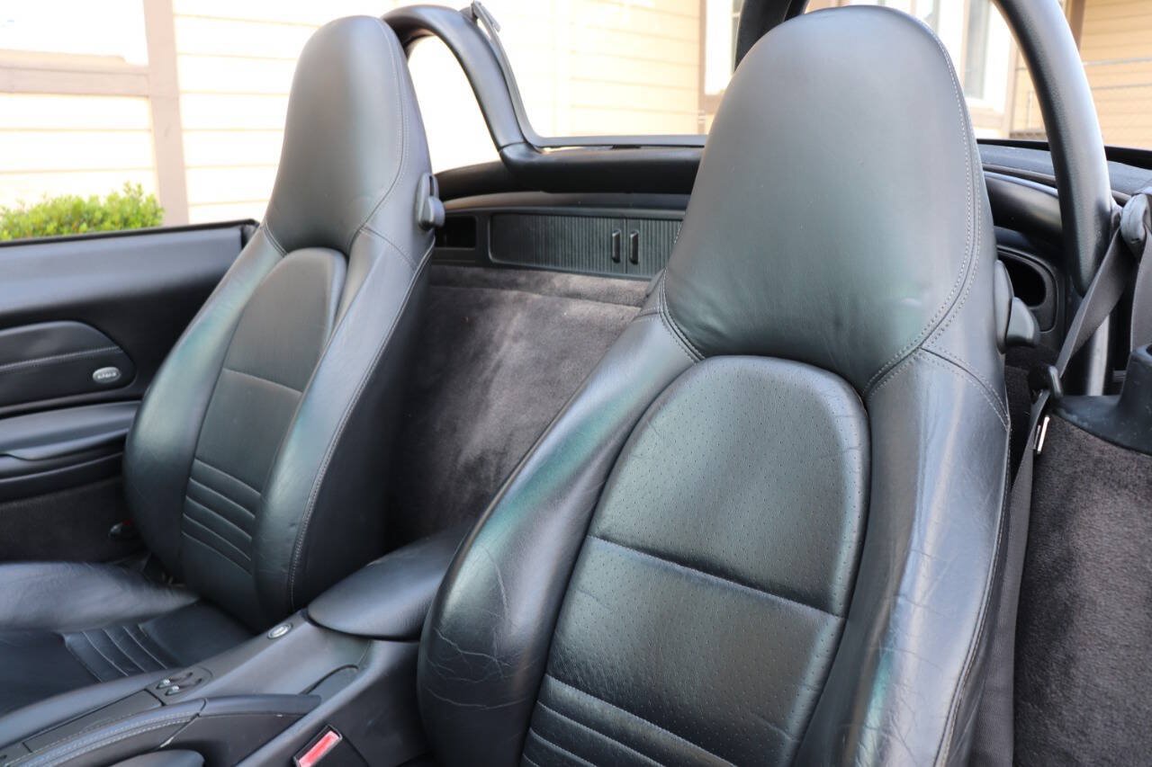 Used 2002 Porsche Boxster RWD image 26