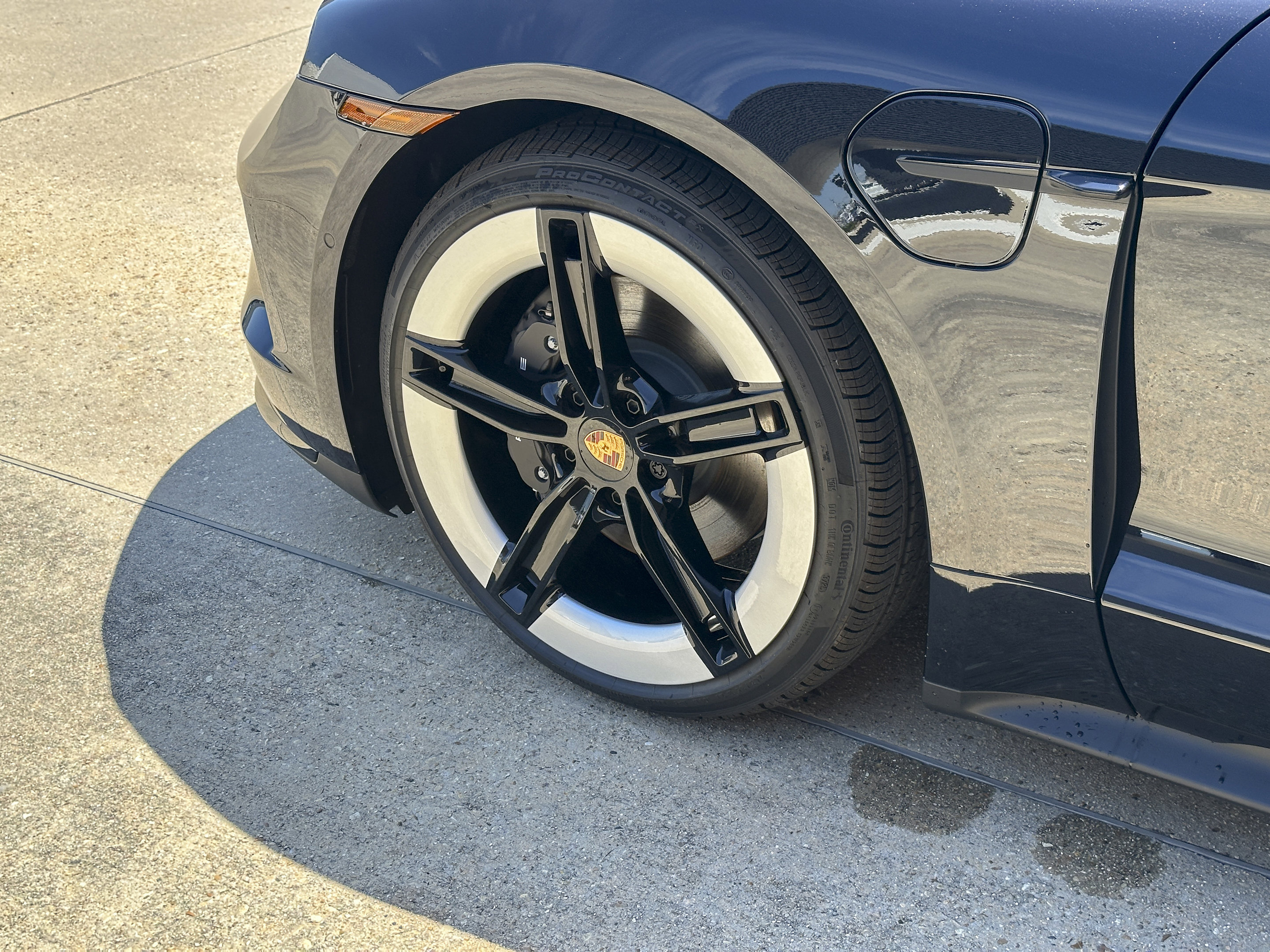 New 2026 Porsche Taycan RWD image 12