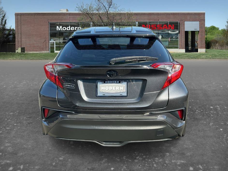 Used 2021 Toyota C-HR XLE FWD image 3