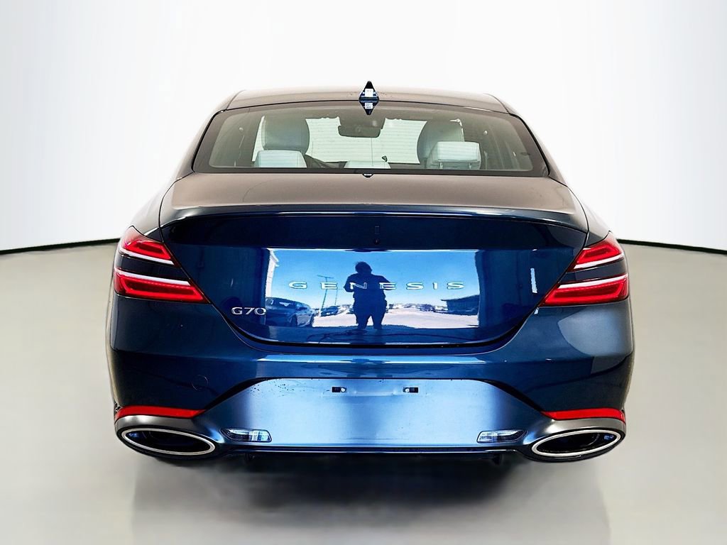 Used 2025 Genesis G70 2.5T image 6
