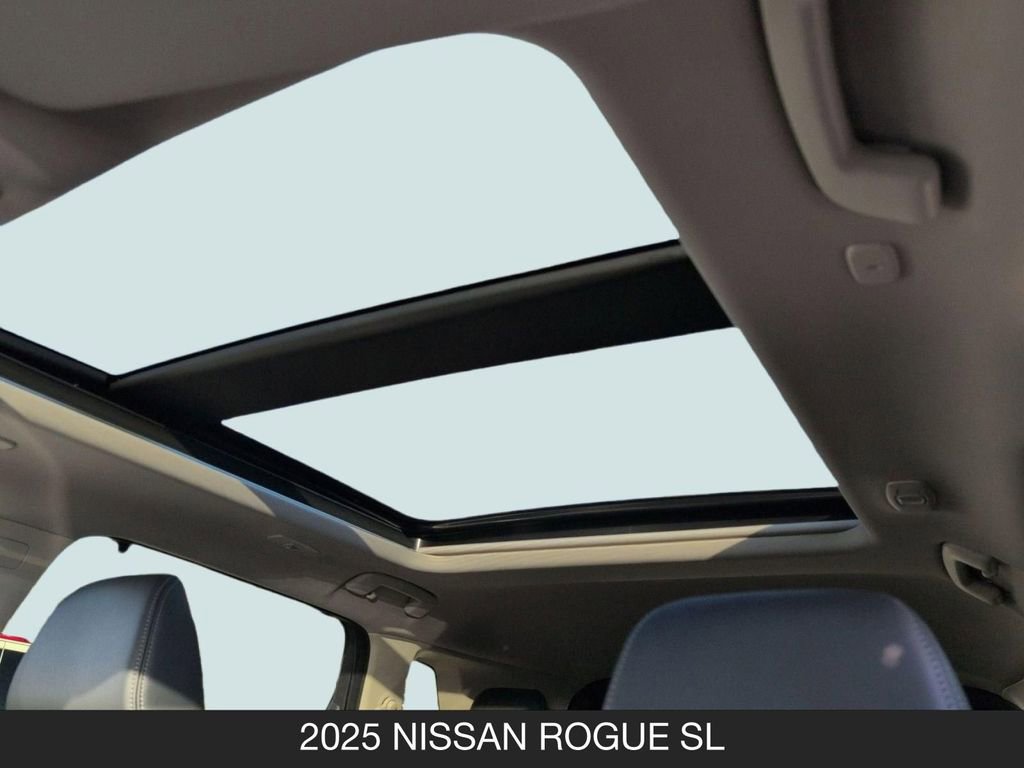 Certified 2025 Nissan Rogue SL w/ Tech Package FWD image 23
