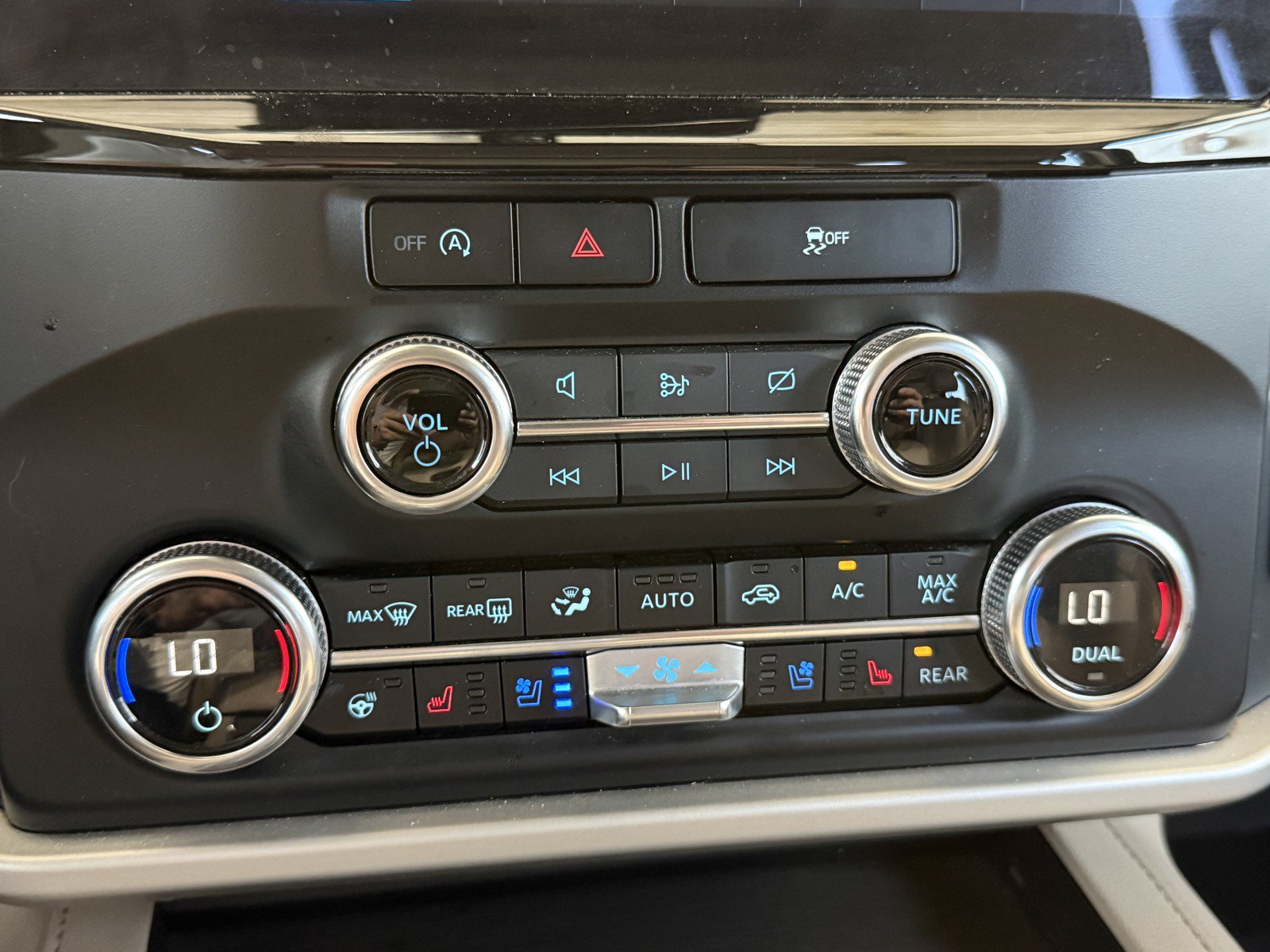 Used 2024 Ford Expedition Max Limited AWD/4WD image 14