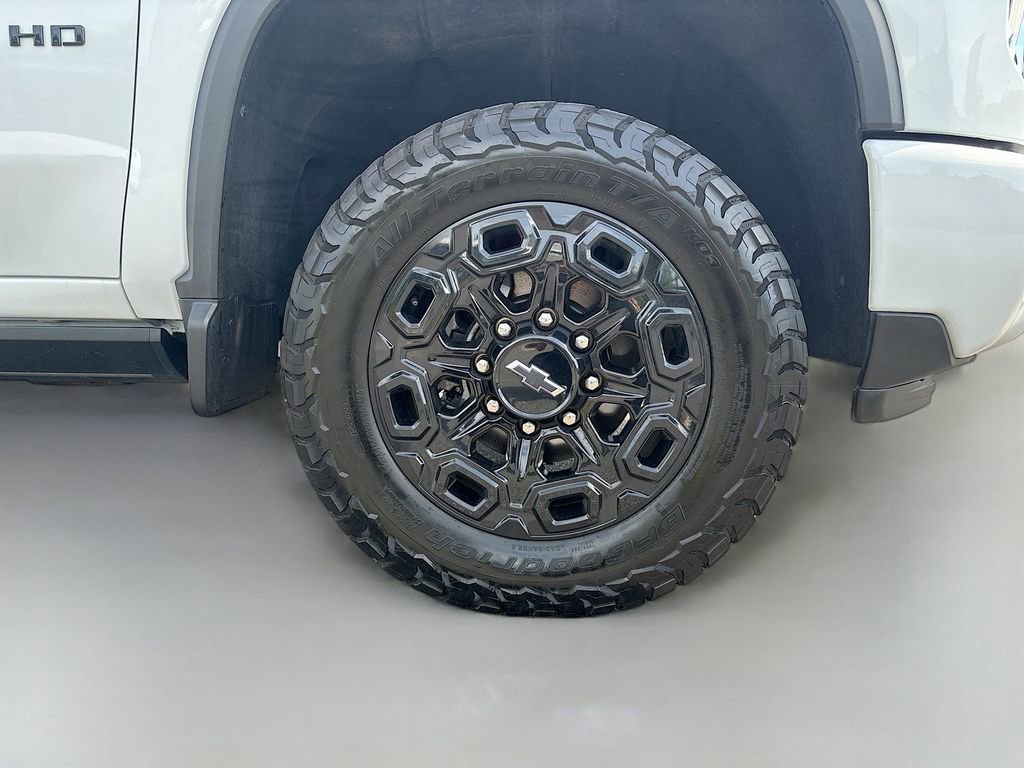 Used 2024 Chevrolet Silverado 2500 LTZ w/ LTZ Plus Package AWD/4WD image 10
