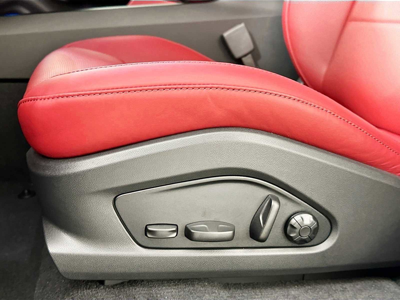 Certified 2024 Porsche Macan 4 Electric image 20