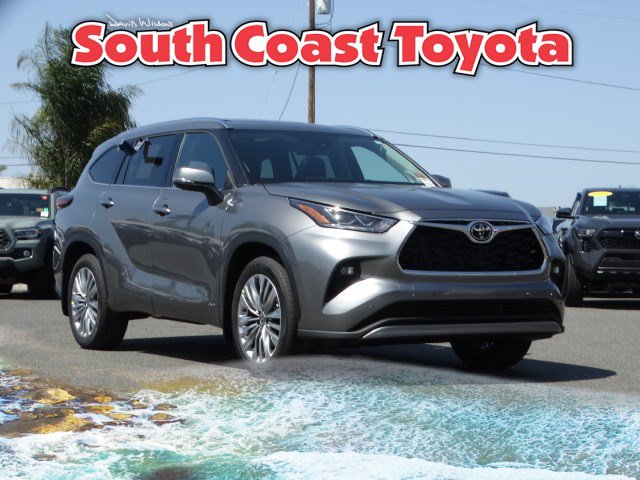 New 2026 Toyota Highlander Platinum AWD/4WD image 1