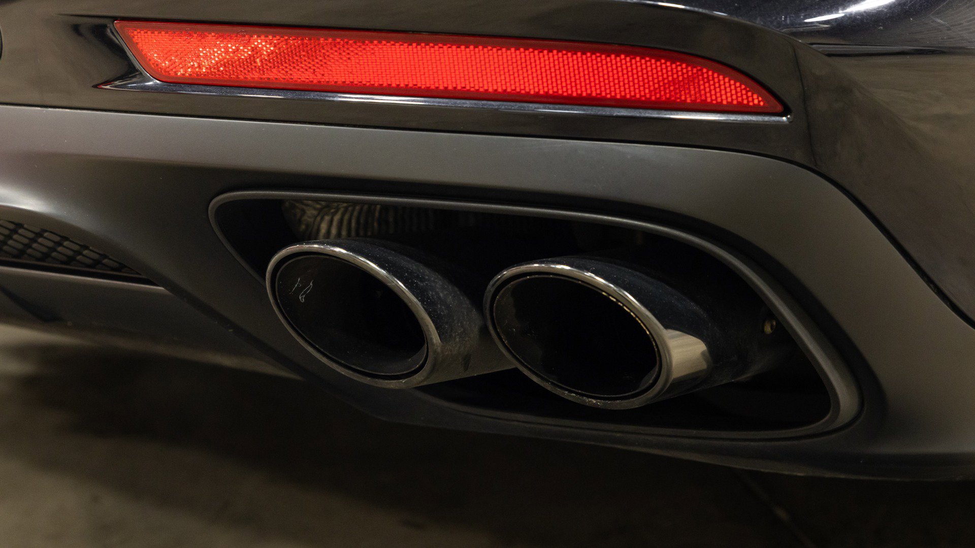 Used 2020 Porsche Panamera GTS image 37