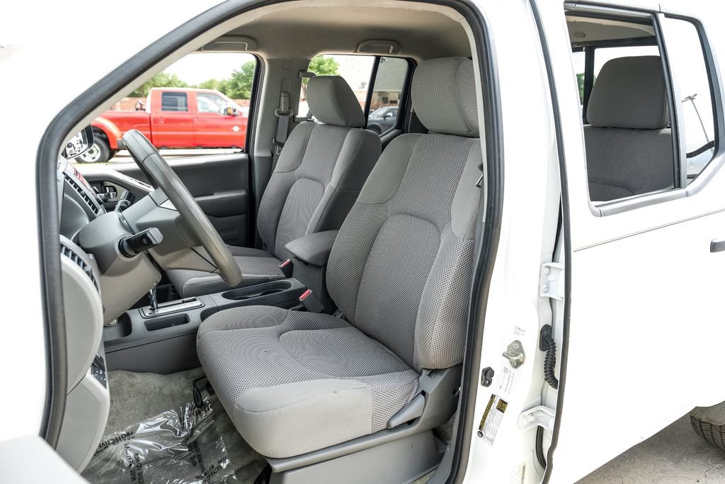 Used 2018 Nissan Frontier SV RWD image 28