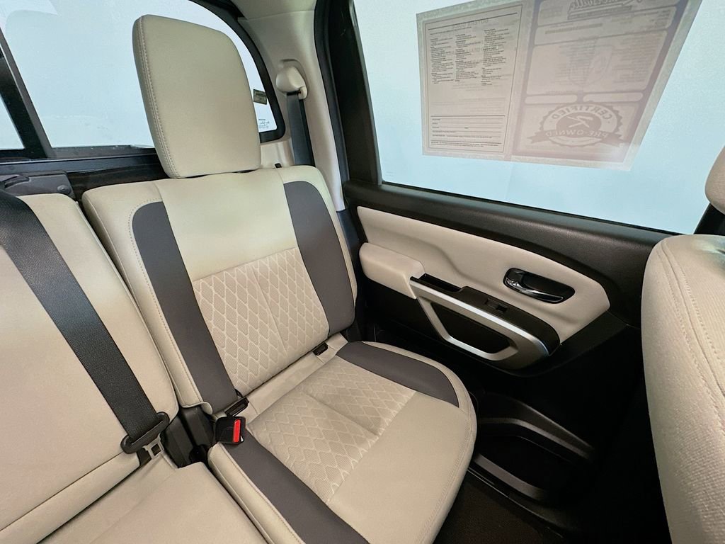 Used 2024 Nissan Titan SV AWD/4WD image 14