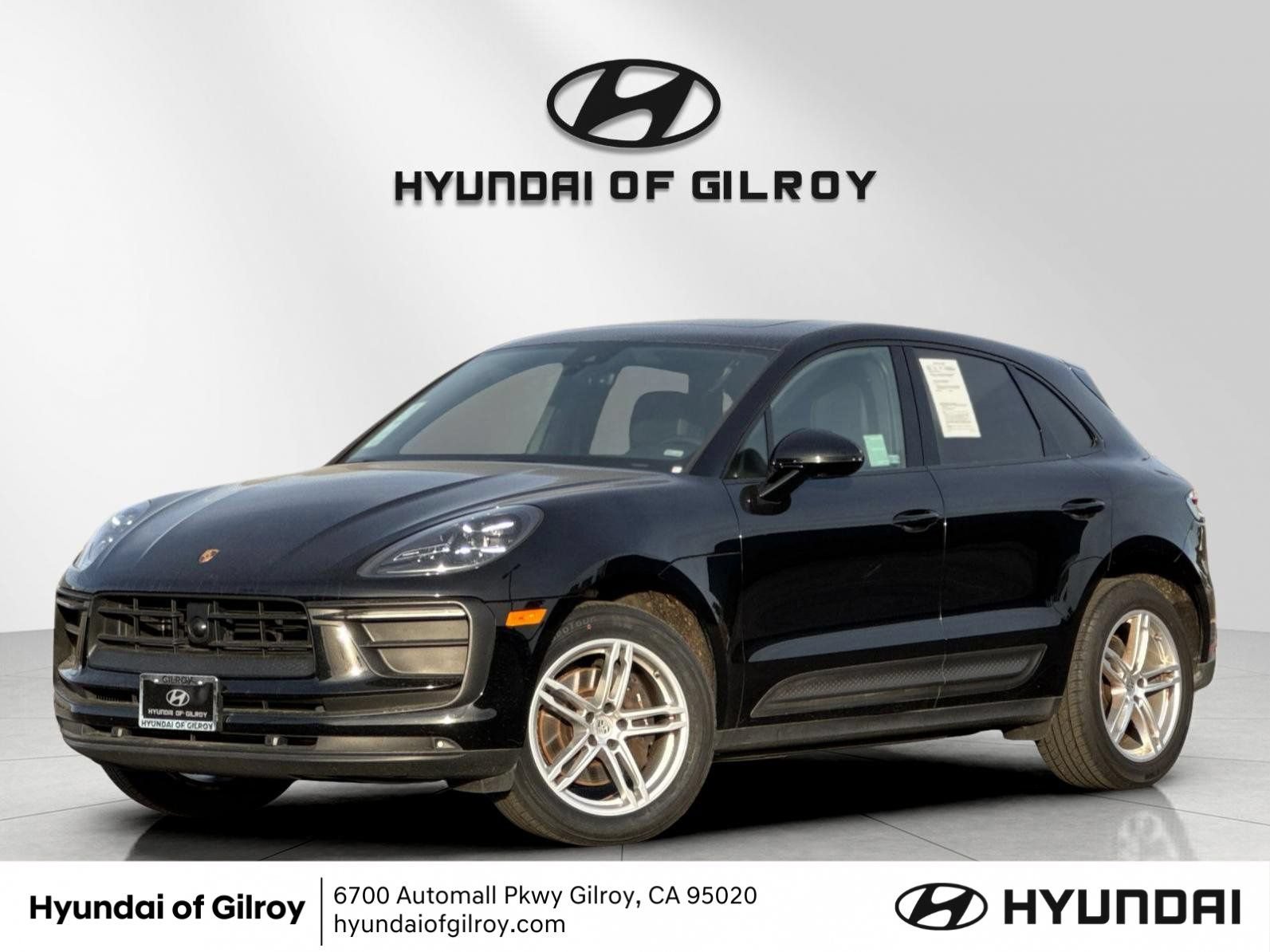 Used 2024 Porsche Macan AWD/4WD image 1