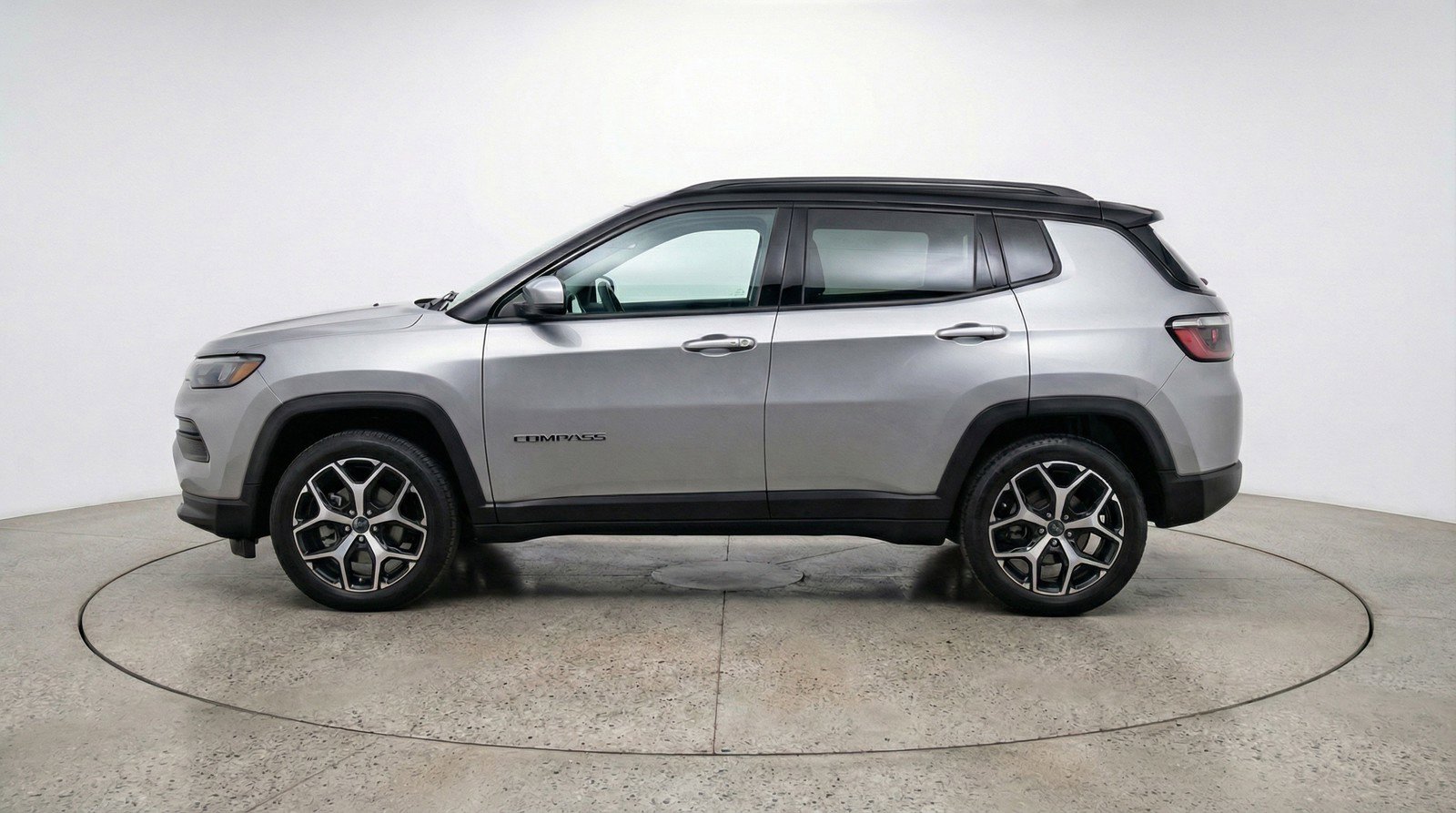 Used 2025 Jeep Compass Limited AWD/4WD image 5