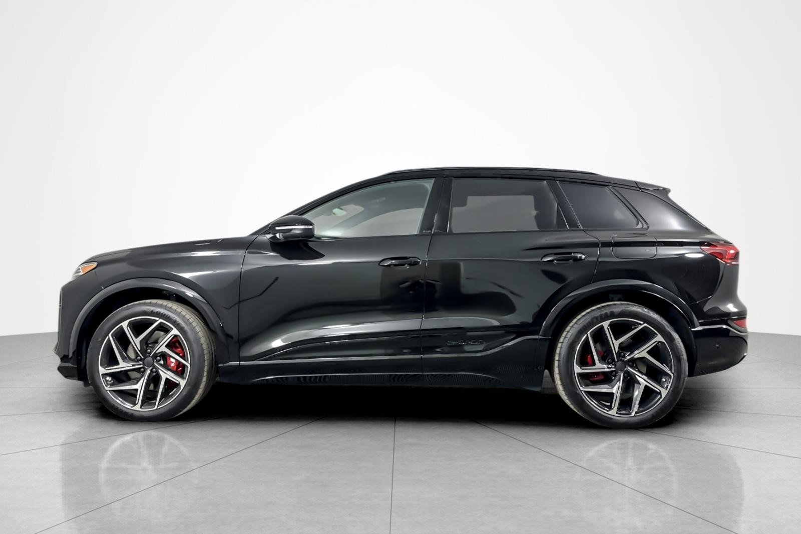New 2027 Audi SQ6 e-tron Premium Plus AWD/4WD image 3