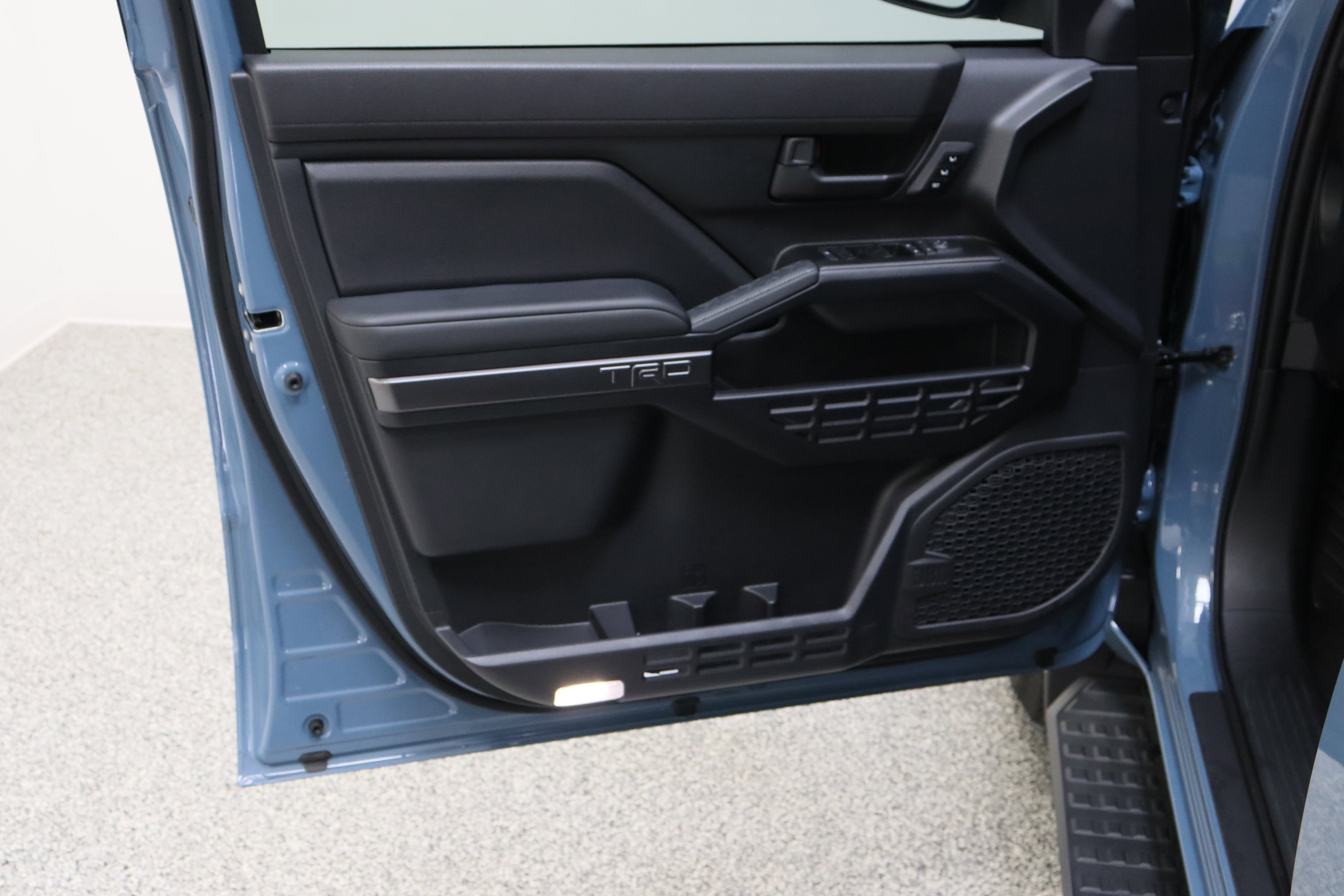 Certified 2025 Toyota 4Runner TRD Off-Road Premium w/ Tow Technology Package image 12