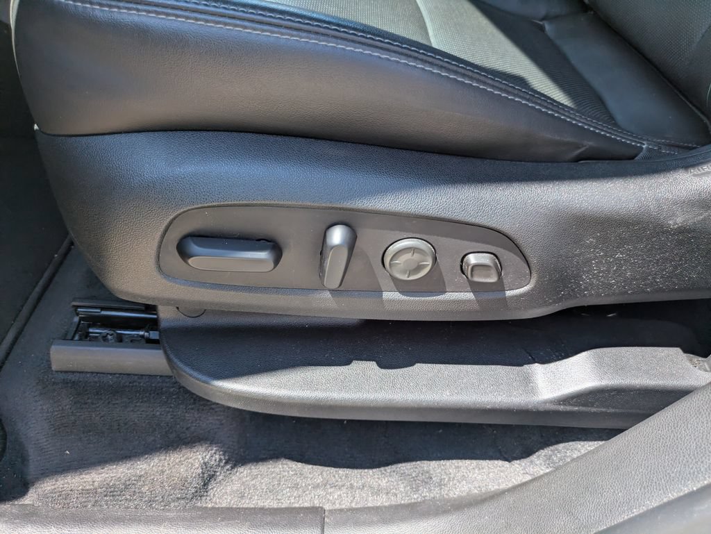 Used 2020 Buick Enclave Avenir w/ Avenir Technology Package AWD/4WD image 5