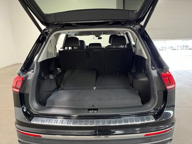 Used 2024 Volkswagen Tiguan Wolfsburg Edition FWD image 16