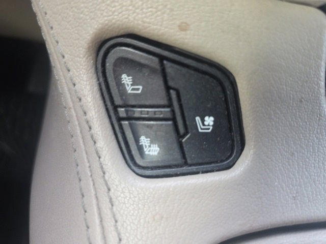 Used 2019 GMC Yukon Denali w/ Denali Ultimate Package image 22