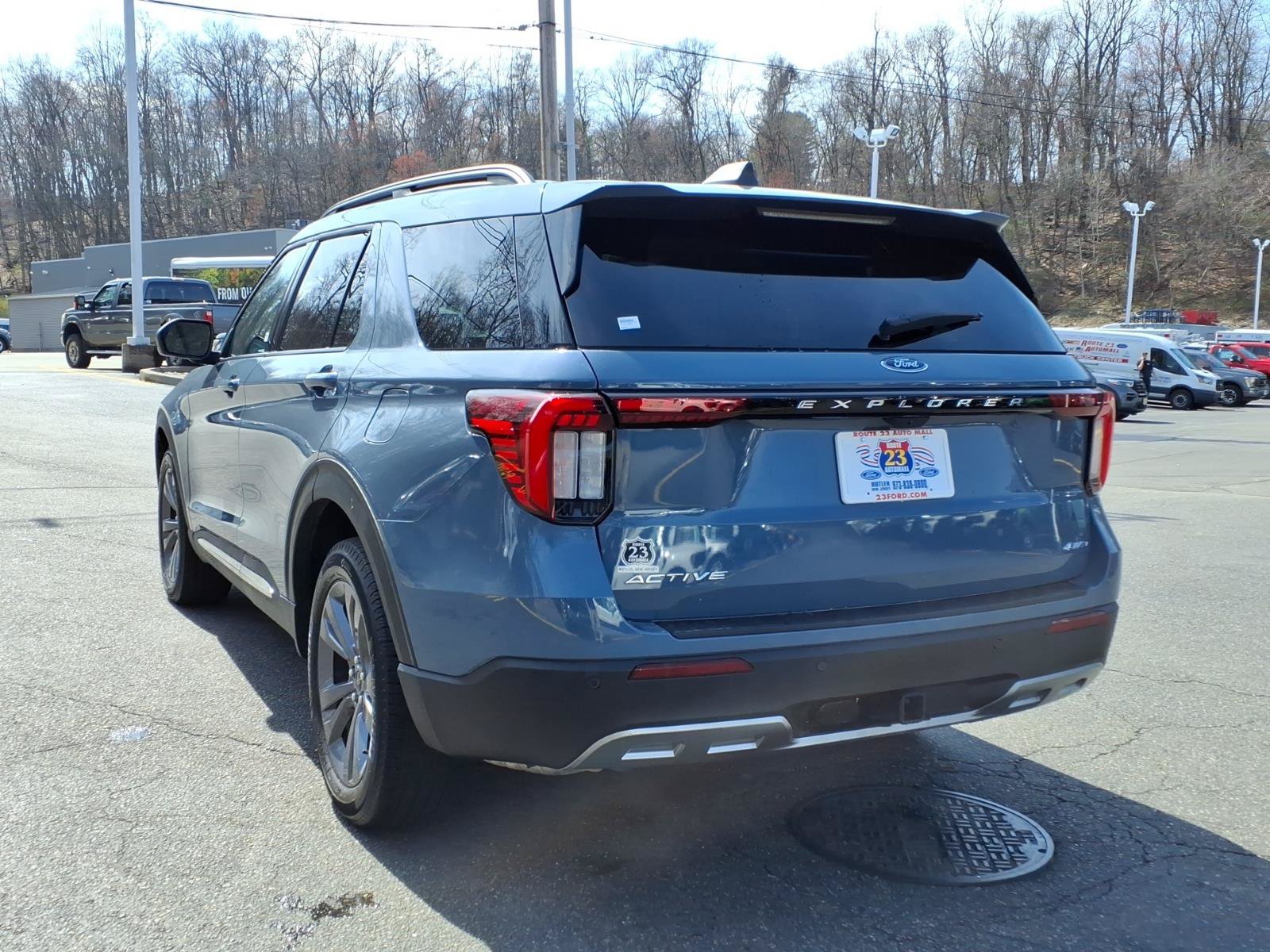 Certified 2025 Ford Explorer Active w/ Active Comfort Package AWD/4WD image 6