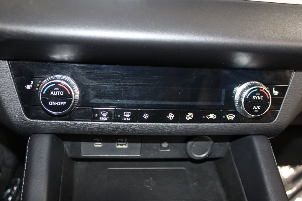 Used 2024 Mitsubishi Outlander 4WD Plug-In Hybrid image 44