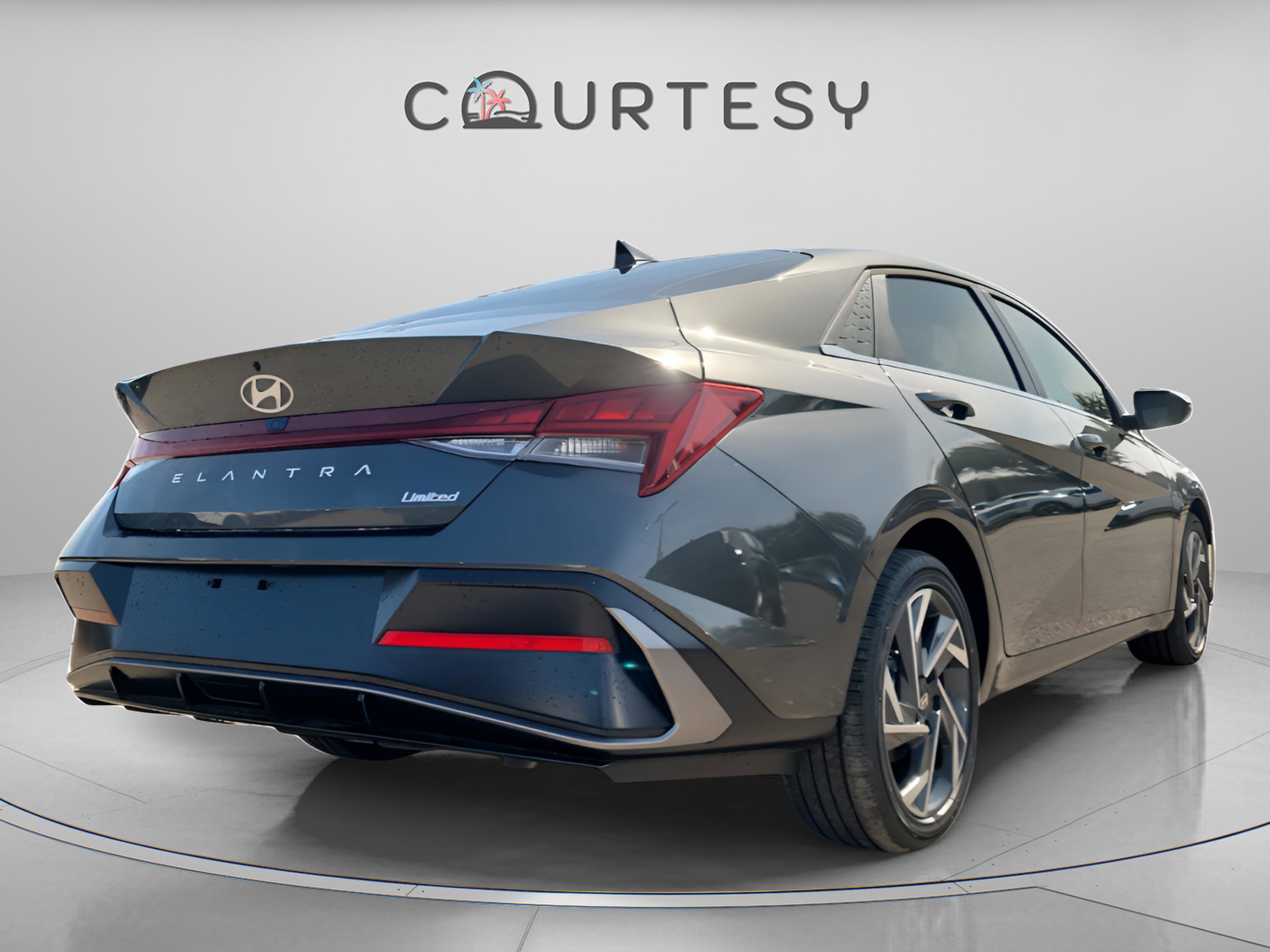 New 2026 Hyundai Elantra Limited FWD image 4