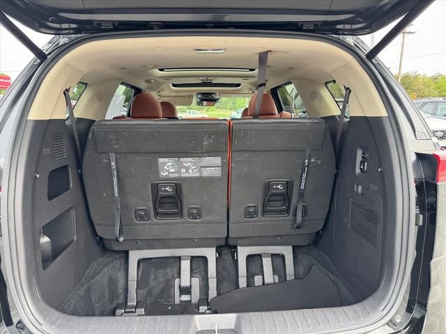 Used 2024 Kia Carnival SX Prestige image 10