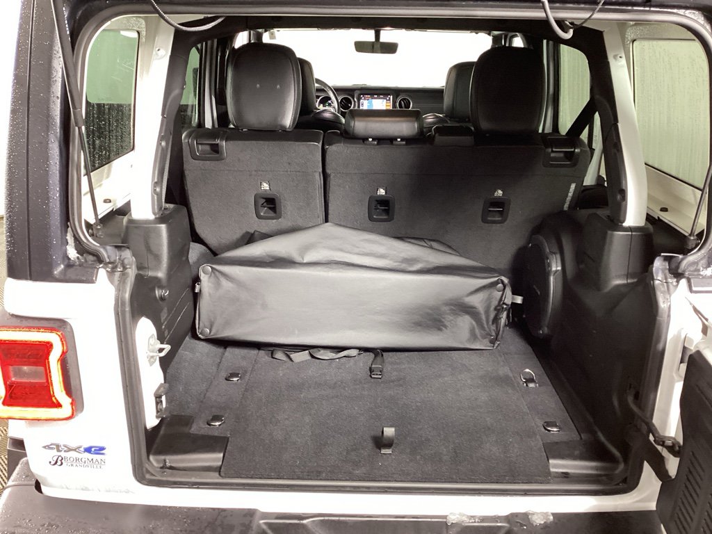 Used 2022 Jeep Wrangler Unlimited Sahara w/ Cold Weather Group image 28