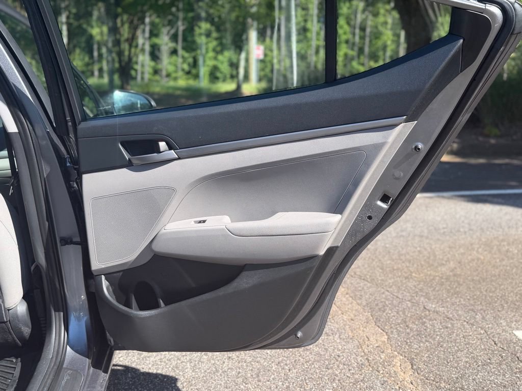 Used 2018 Hyundai Elantra SE w/ Cargo Package FWD image 17