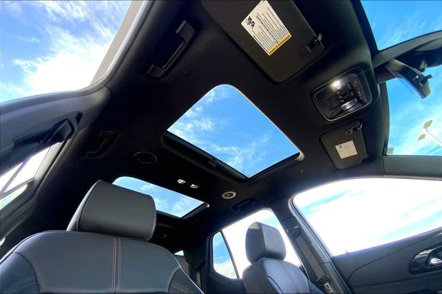 Used 2023 Chevrolet Traverse RS AWD/4WD image 22