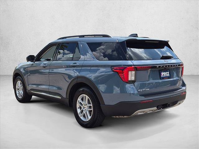 Used 2025 Ford Explorer Active w/ Active Comfort Package RWD image 7