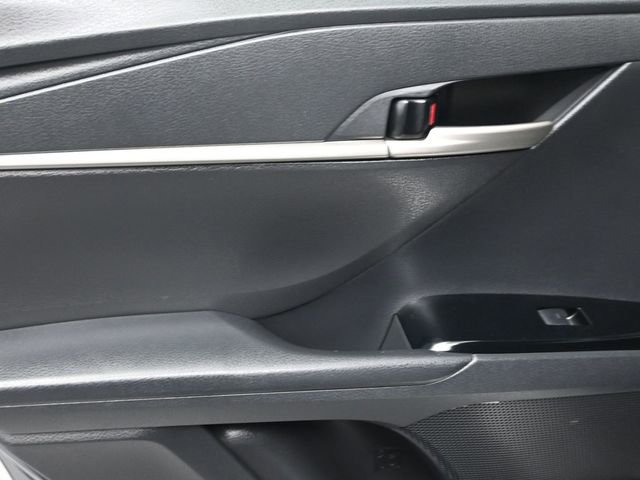 Used 2025 Toyota Camry SE FWD image 11