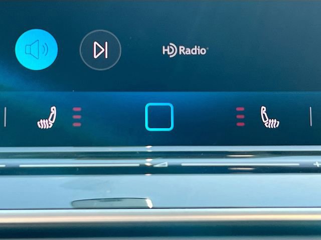 New 2025 Volkswagen Tiguan SE image 19