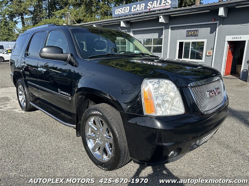 Used 2011 GMC Yukon Denali image 1