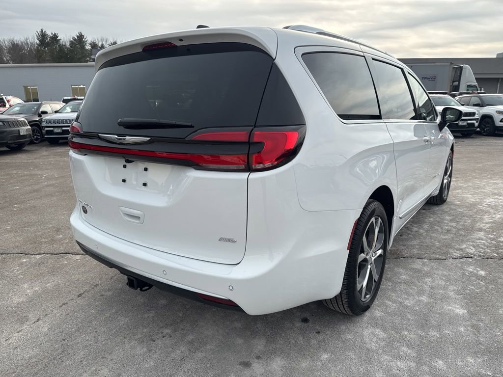 New 2026 Chrysler Pacifica Pinnacle w/ Trailer Tow Group AWD/4WD image 5