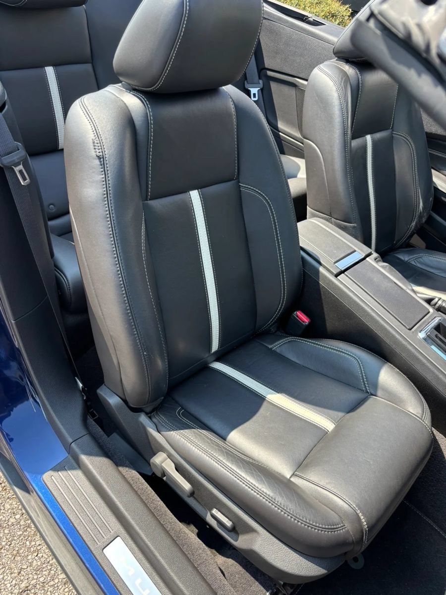 Used 2011 Ford Mustang GT Premium w/ Electronics Pkg RWD image 15