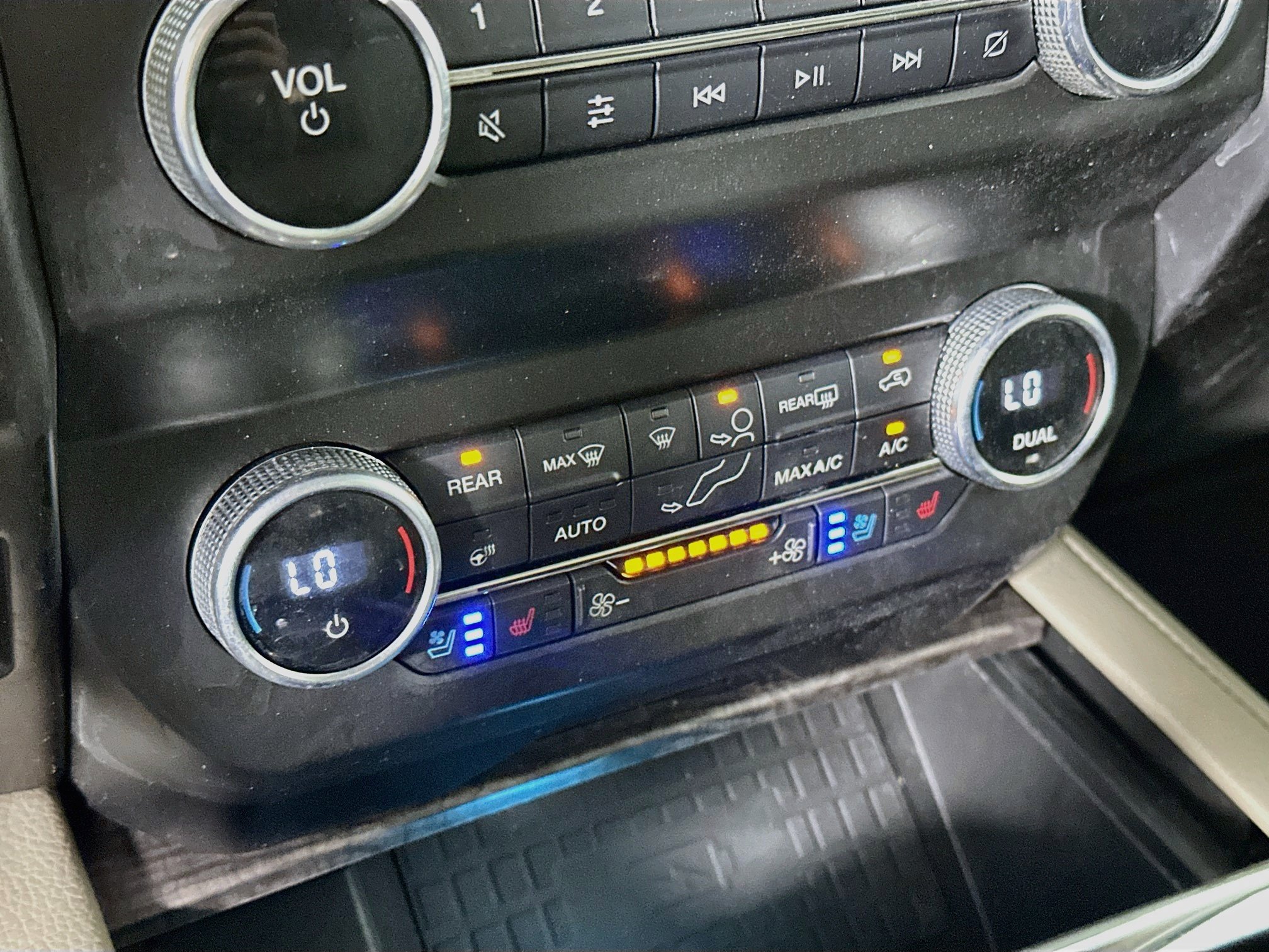 Used 2019 Ford Expedition Limited AWD/4WD image 24