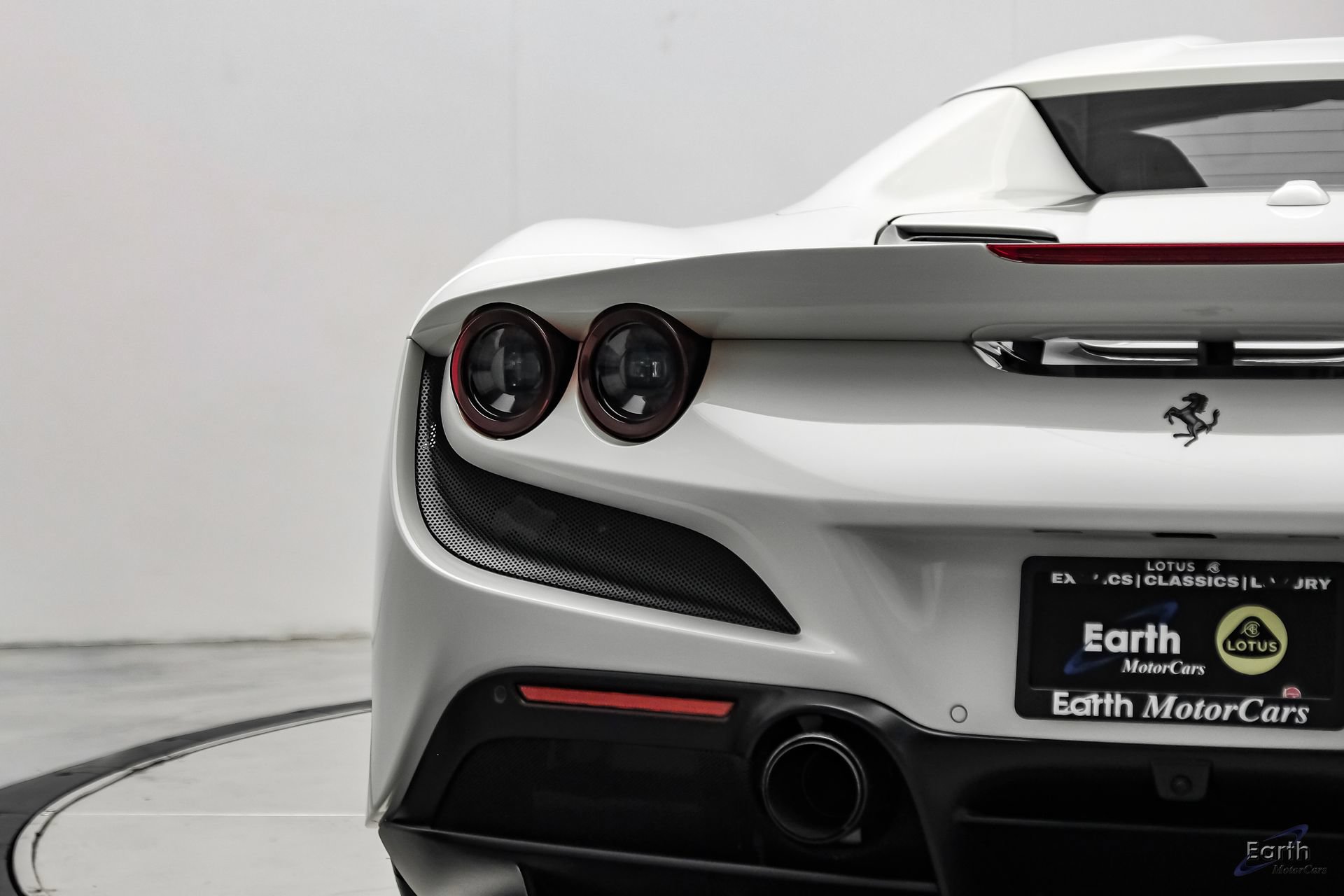 Used 2022 Ferrari F8 Tributo RWD image 18