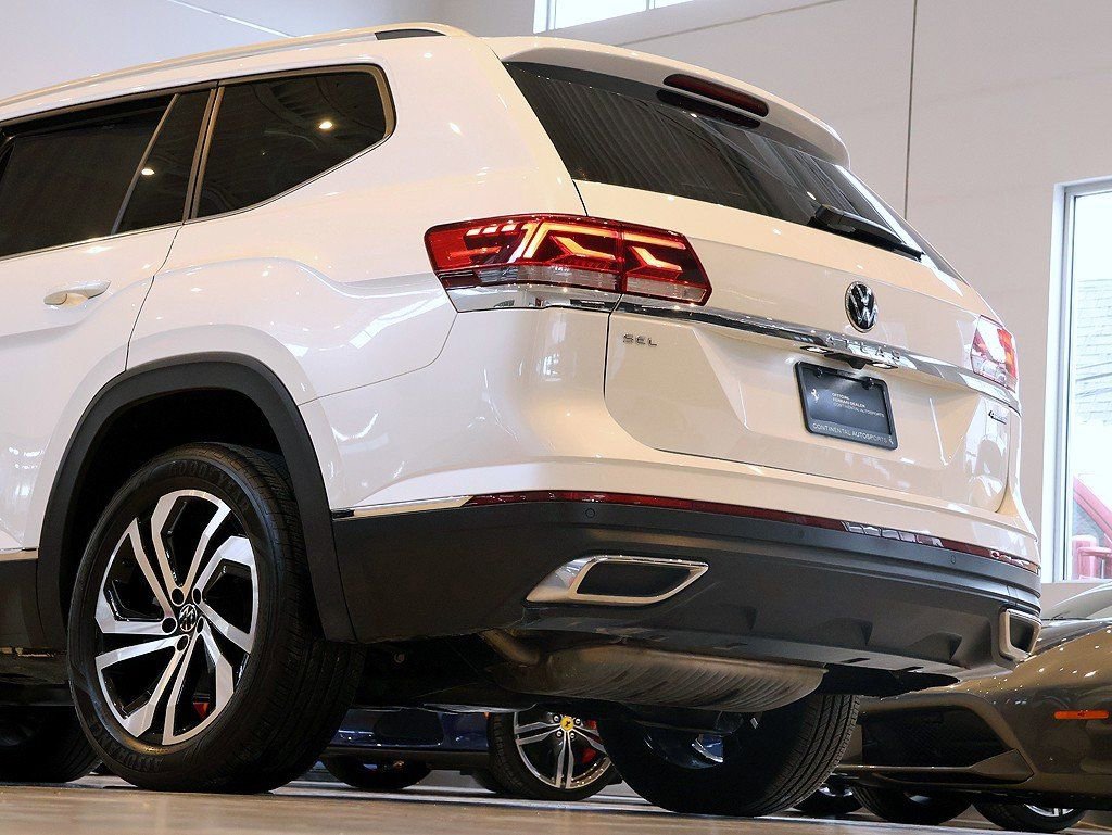 Used 2023 Volkswagen Atlas SEL image 30
