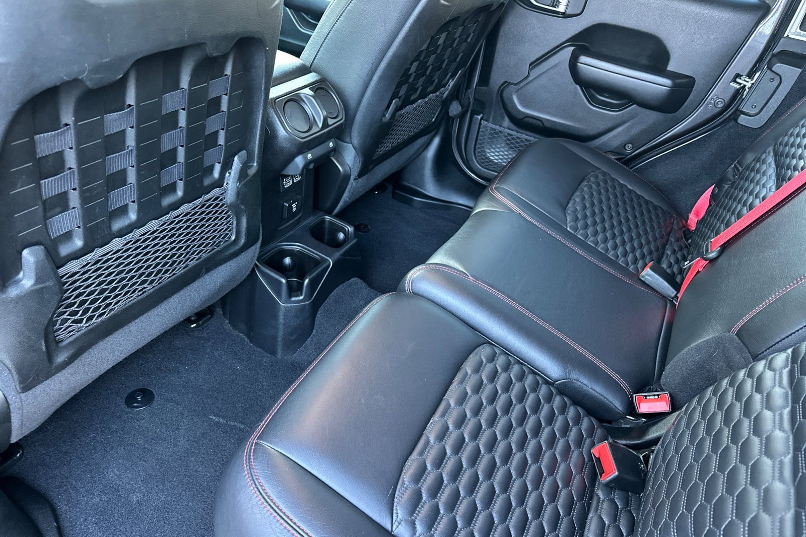 Used 2020 Jeep Wrangler Unlimited Rubicon w/ Quick Order Package 28Y Recon image 4