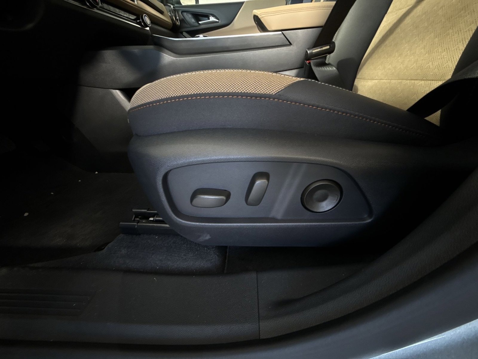 New 2026 Chevrolet Equinox ACTIV FWD image 14