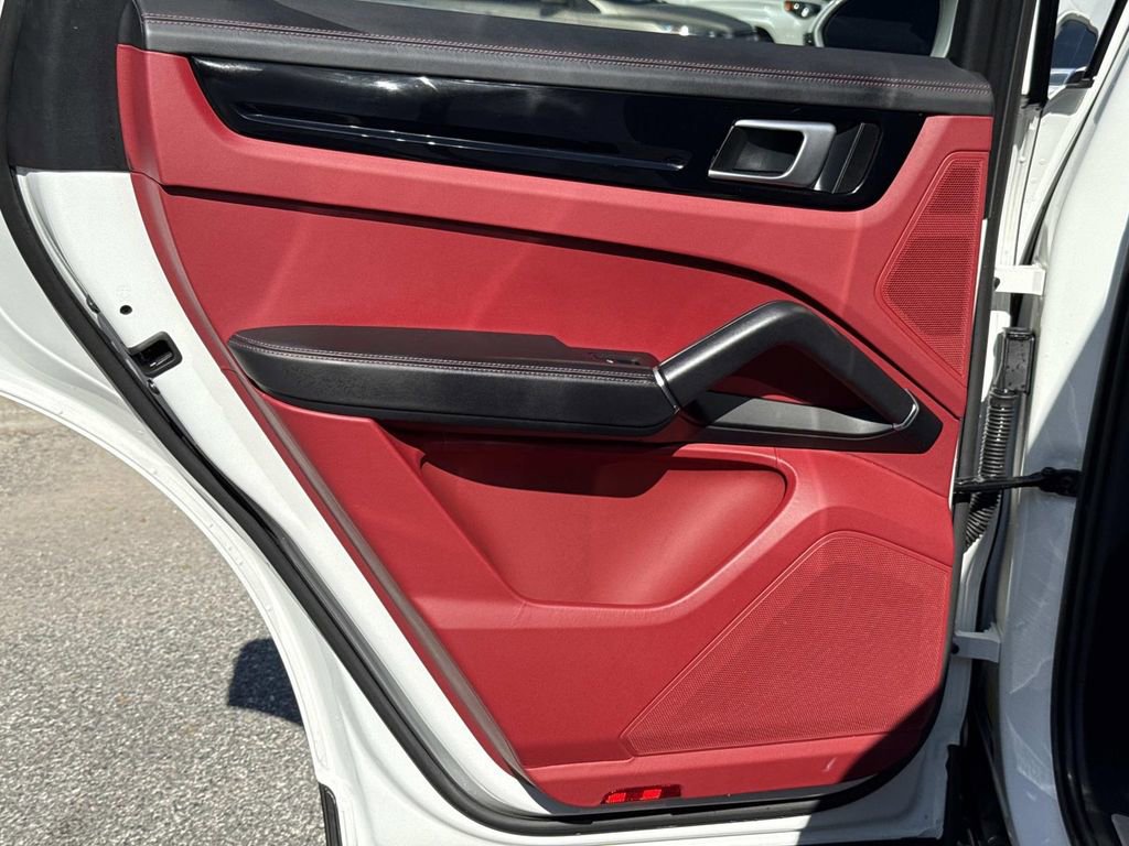 Used 2023 Porsche Cayenne image 14