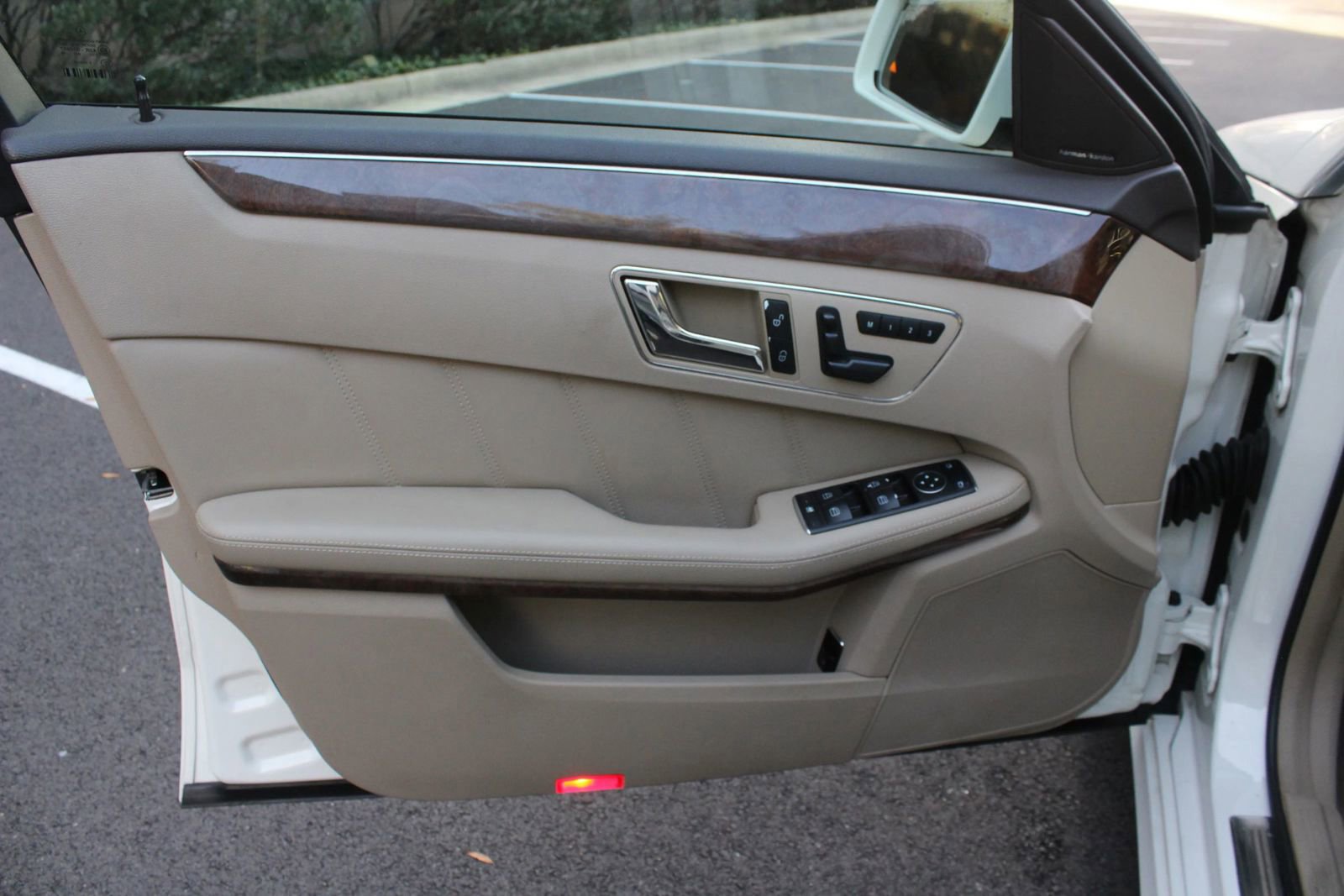 Used 2011 Mercedes-Benz E 350 4MATIC Sedan image 13