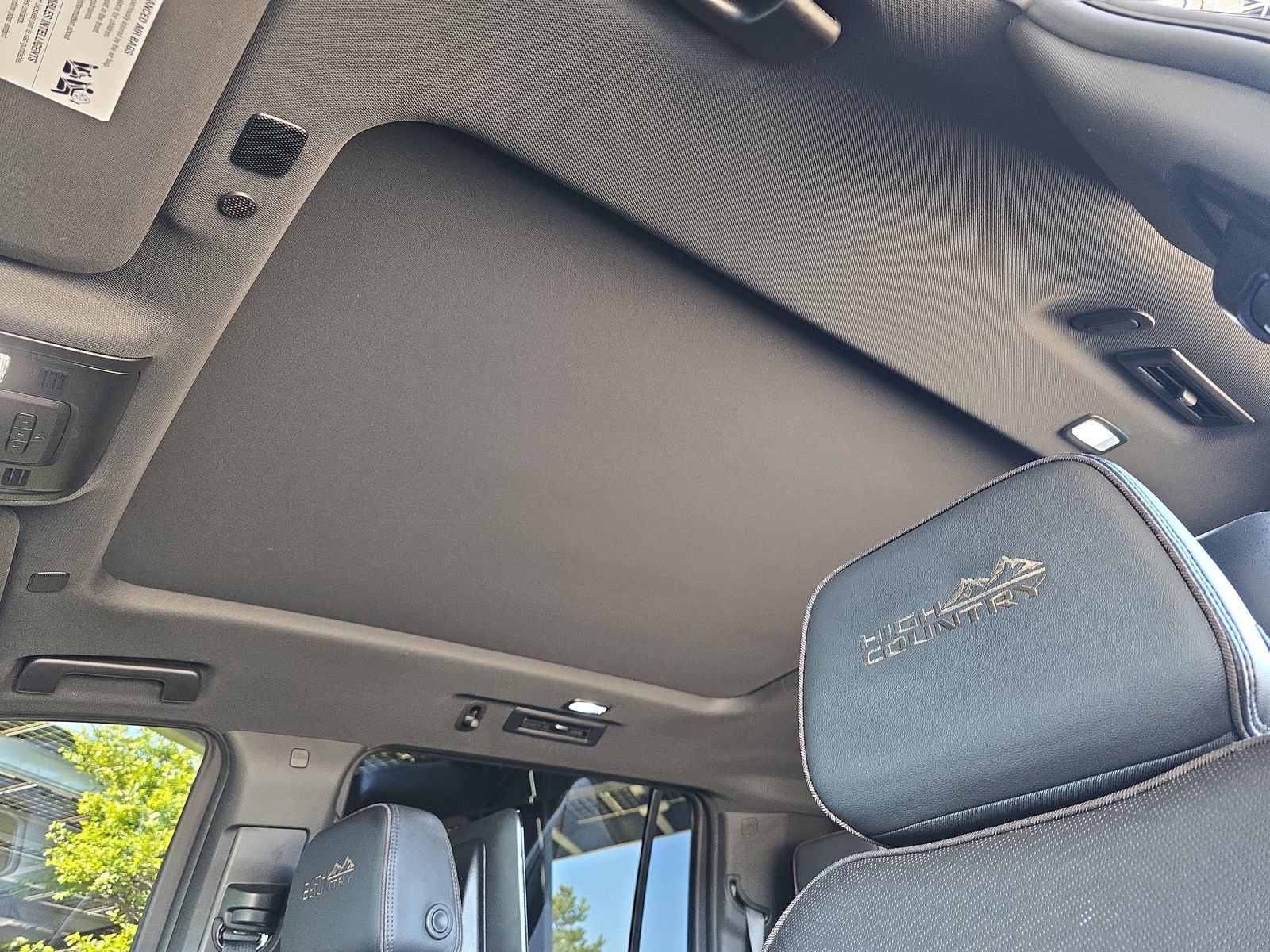 Used 2023 Chevrolet Suburban High Country AWD/4WD image 33