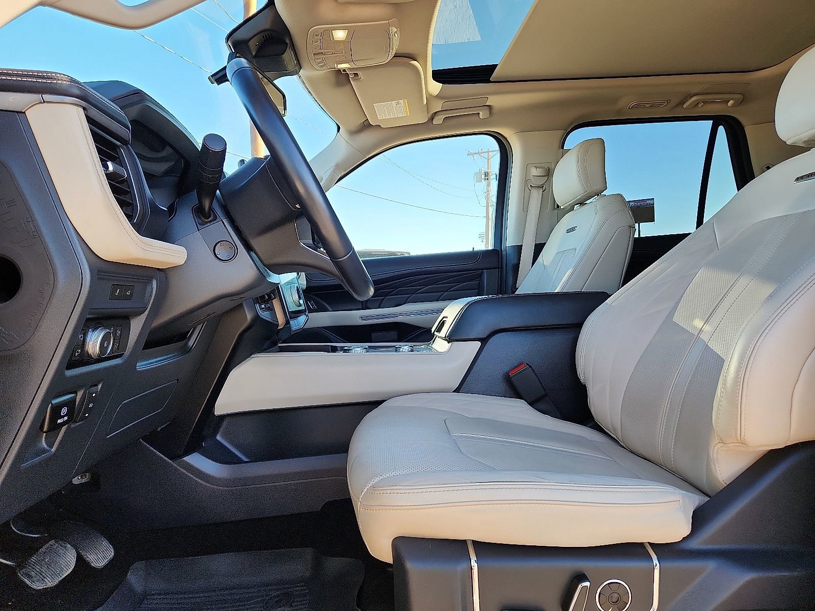Used 2023 Ford Expedition Max Platinum image 13