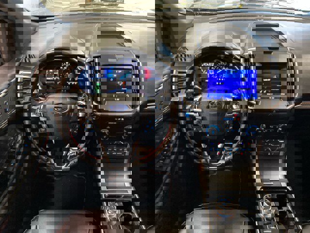 Certified 2020 Ford Edge ST-Line image 11