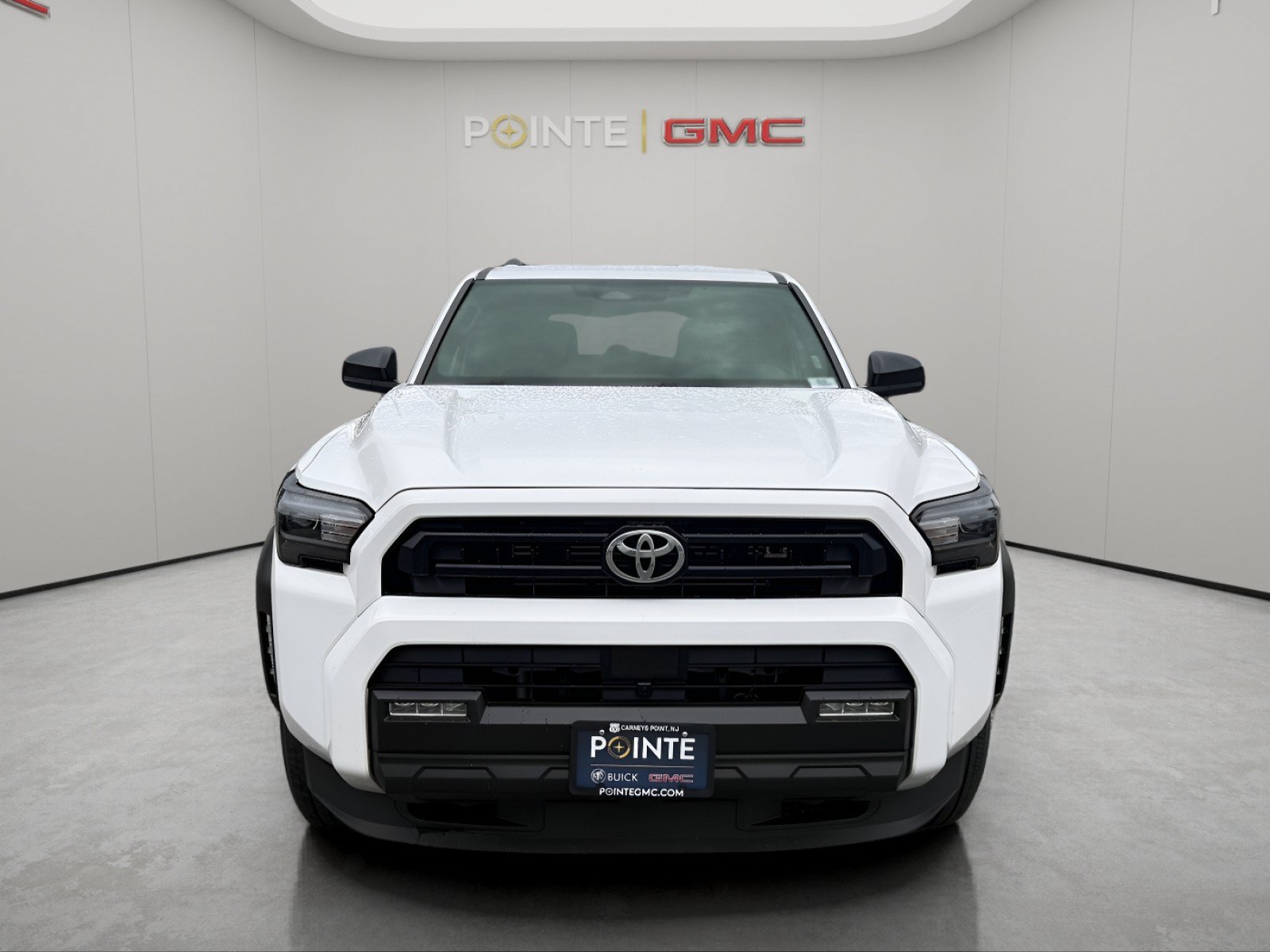 Used 2025 Toyota 4Runner SR5 AWD/4WD image 8