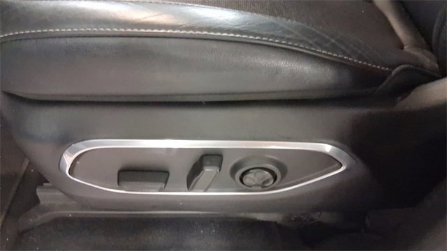 Used 2025 Jeep Wagoneer L Series II w/ 8-pass Seating Package image 28