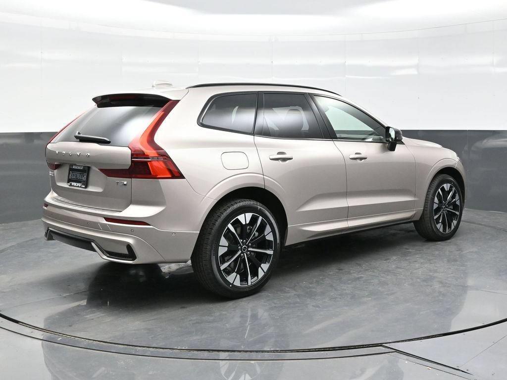 New 2026 Volvo XC60 T8 Plus w/ Protection Package Premier AWD/4WD image 7