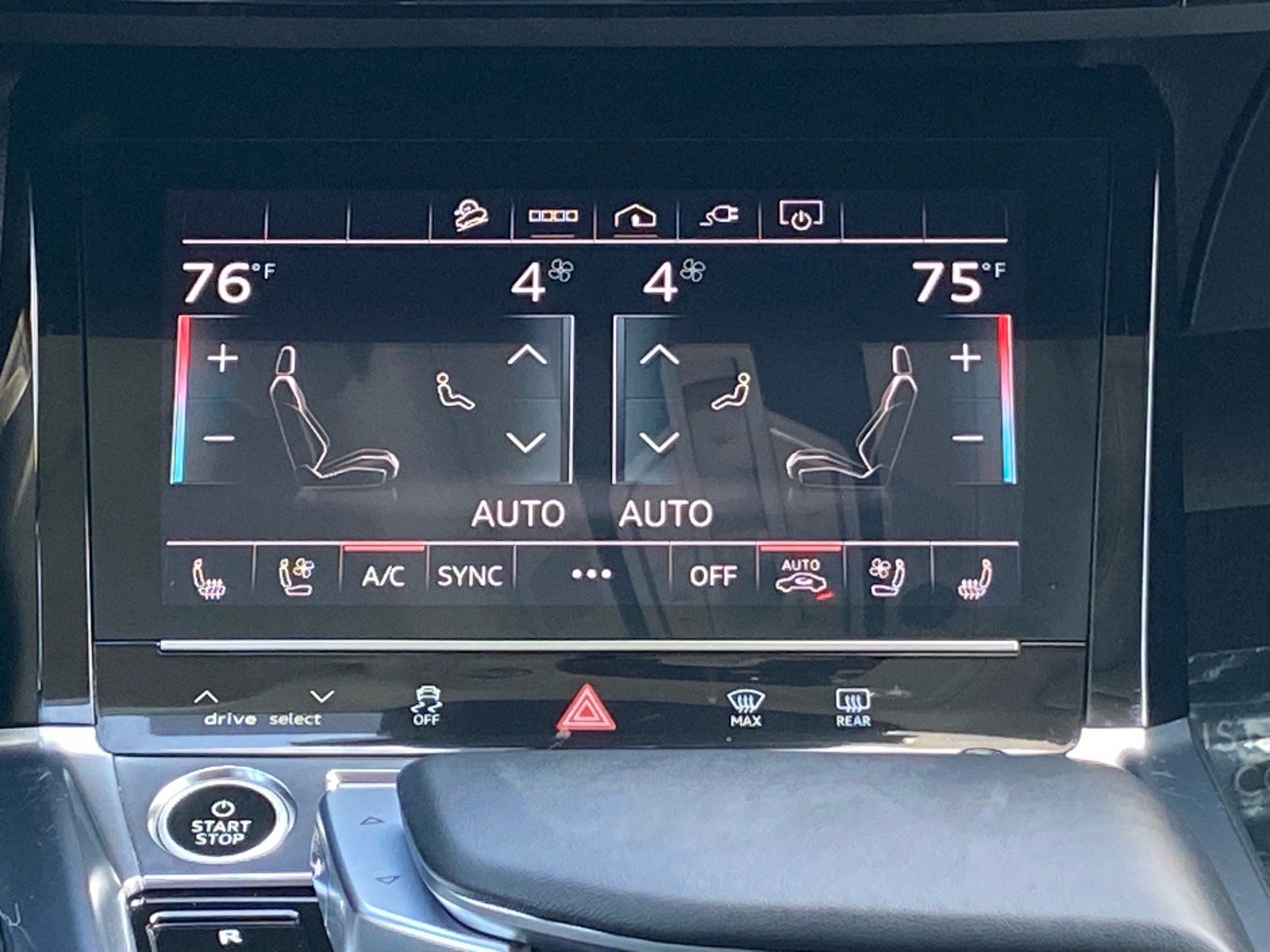 Used 2024 Audi Q8 e-tron Premium Plus w/ Premium Plus Package AWD/4WD image 10