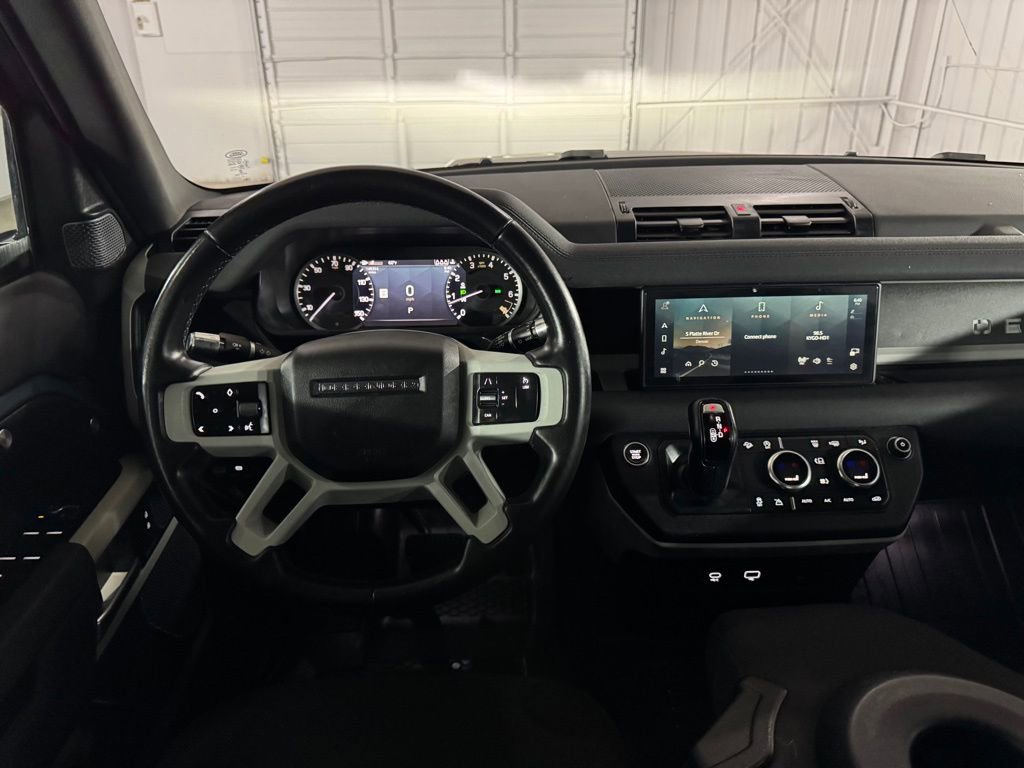 Used 2022 Land Rover Defender 110 image 30