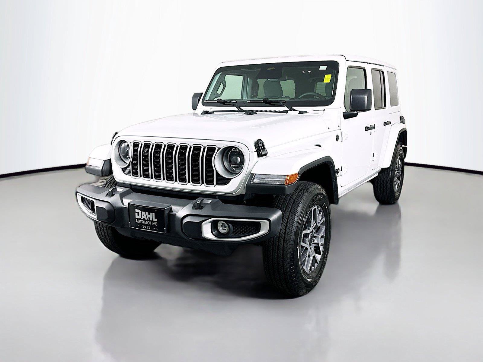 Used 2026 Jeep Wrangler Unlimited Sahara AWD/4WD image 4