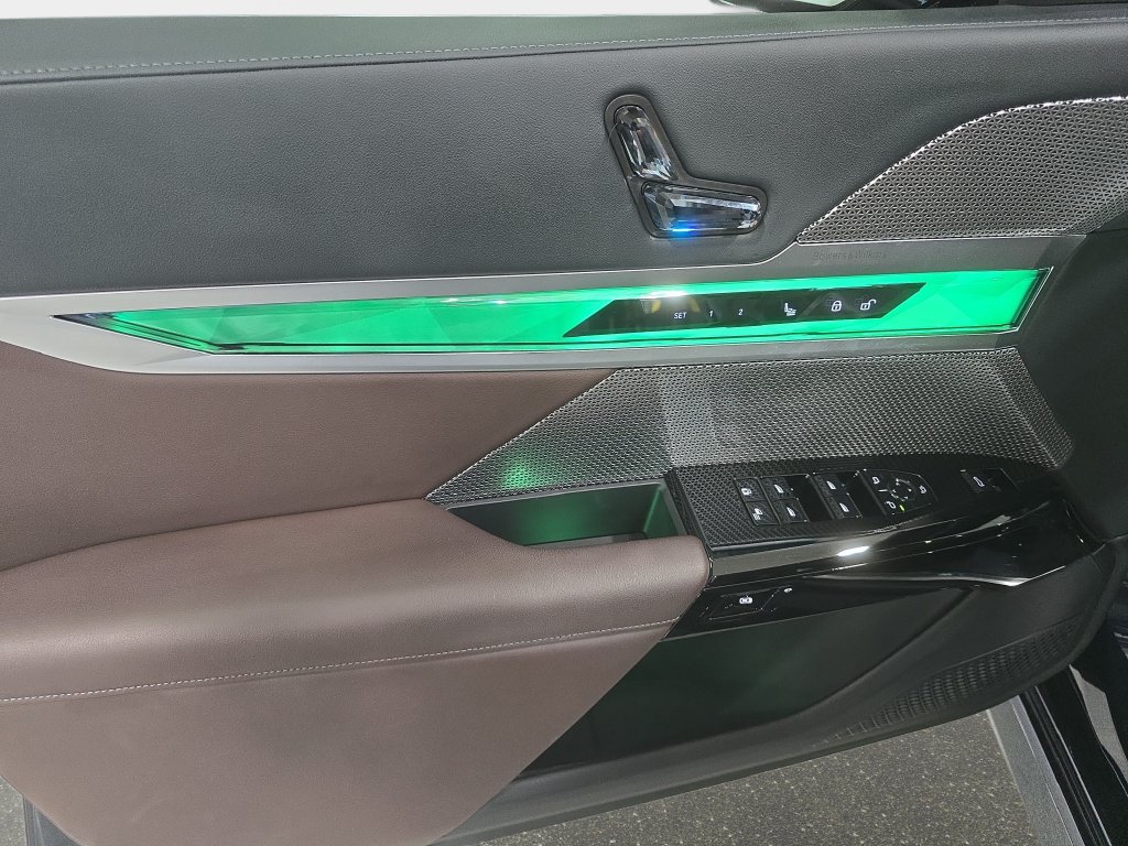 Certified 2023 BMW i7 xDrive60 AWD/4WD image 22